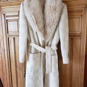 Gorgeous Cream colored Vintage Sweater Long Coat
