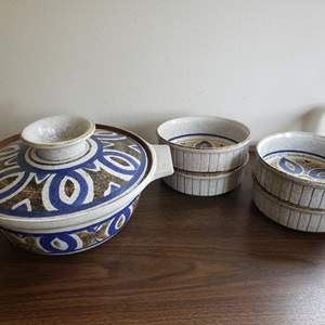 Pottery Craft Lidded Casserold with 4 matching Bowls