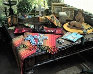 Large 4 x 4 coffee table with a drawer on 2 sides