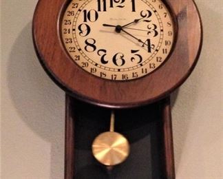 Battery run Bulova clock