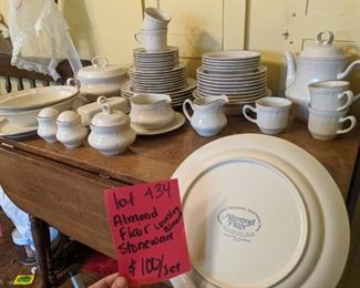 Country Almond
Almond flair stoneware