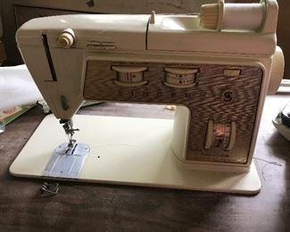 Vintage Sewing machine 