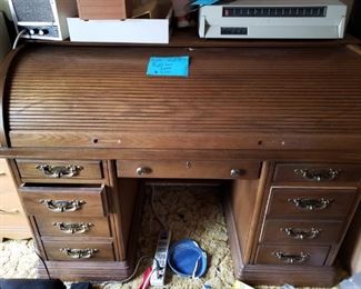 Roll top desk