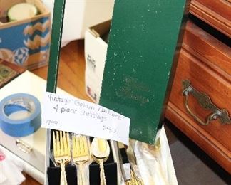 Natchez Gold (different pattern) by Oneida