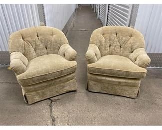 Baker Tufted Club Chairs - a Pair
Price:$1,075
DIMENSIONS
38ʺW × 36ʺD × 33ʺH
19 Inch Seat Hight