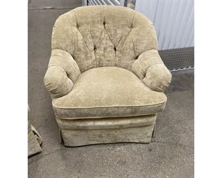 Baker Tufted Club Chairs - a Pair
Price:$1,075
DIMENSIONS
38ʺW × 36ʺD × 33ʺH
19 Inch Seat Hight
