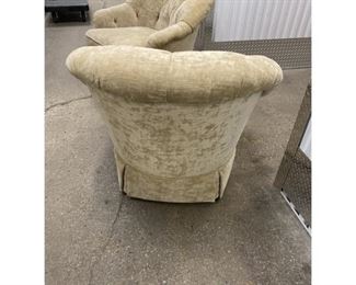 Baker Tufted Club Chairs - a Pair
Price:$1,075
DIMENSIONS
38ʺW × 36ʺD × 33ʺH
19 Inch Seat Hight