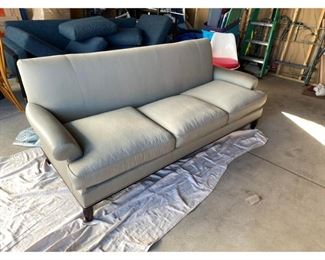 Baker Contemporary Rolled Arm Sofa
$2,995
DIMENSIONS
85ʺW × 35ʺD × 33.5ʺH
18.5 Inches Seat Height