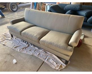 Baker Contemporary Rolled Arm Sofa
$2,995
DIMENSIONS
85ʺW × 35ʺD × 33.5ʺH
18.5 Inches Seat Height