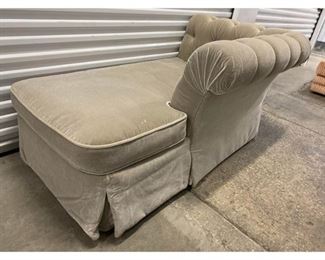 Grafton Furniture Tufted Chaise Lounger
Price:$1,949
DIMENSIONS
63ʺW × 35ʺD × 28ʺH