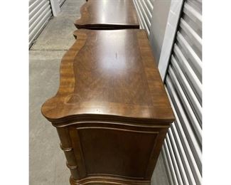 Ferguson Copeland Nightstands-a Pair
Price:$1,975
DIMENSIONS
36ʺW × 22ʺD × 32.5ʺH