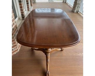 Traditional Century Furniture Clawfoot Dining Table
$1,995
DIMENSIONS
80ʺW × 47ʺD × 30ʺH
Table Leaves add 20 inches each. 2 leaves included