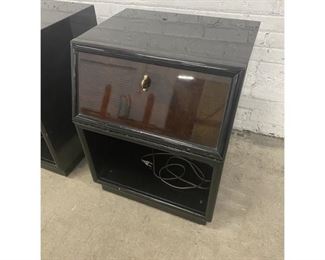 1970s Vintage Henredon Scene Three Black Lacquered Nightstands - a Pair
$795
DIMENSIONS
22ʺW × 19ʺD × 28ʺH