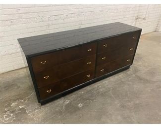 1970s Vintage Henredon Scene Three Black Lacquered Lowboy
$995
DIMENSIONS
64ʺW × 19ʺD × 28ʺH