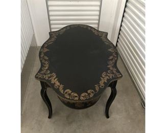 Traditional Amy Howard Collection Hand Painted Desk
$2,800
DIMENSIONS
51ʺW × 33ʺD × 29.5ʺH