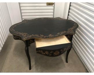 Traditional Amy Howard Collection Hand Painted Desk
$2,800
DIMENSIONS
51ʺW × 33ʺD × 29.5ʺH