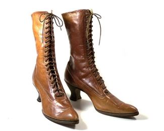 Lot 40. Antique Edwardian Era Ladies Lace up Boots with Louis Heel by The Glove Boot Melba Fitting $170