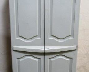 Outdoor storage cabinet
