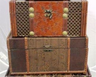 Lot of 4 decorative boxes