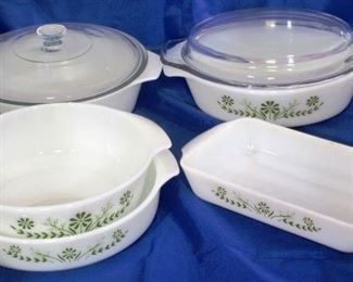lot of 5 pc Pyrex dish set