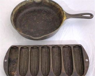 Set of 2 Lodge cast iron pieces