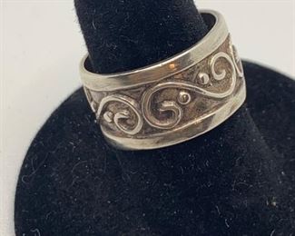 Size 7.5 Sterling Band ( has split in shank) $10 #206