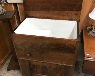 $150 - Early Dry Sink with Lid - Open