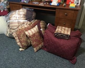 Bedding set in third bedroom