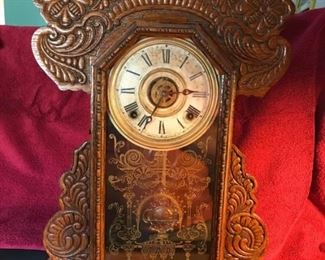 $90.00 - Micha Mantel Clock - Ingraham and Co - Chimes - keeps very good time