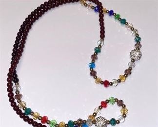 Vintage glass, crystal and metal bead necklace $12
Shipping = $1.50
