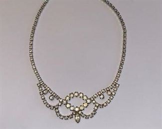 Vintage rhinestone necklace 15”
$10
Shipping = $1.50