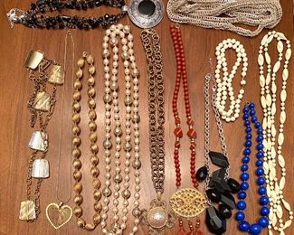 Lot of 12 costume jewelry necklaces (must be sold in lot) $8
Shipping = $3