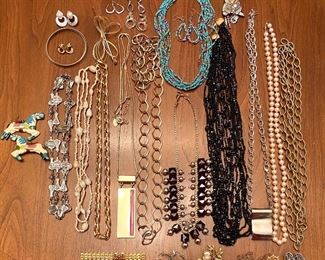 Mixed lot of costume jewelry (must be sold as lot) $15
Shipping = $4