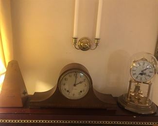 Vintage mantle clocks