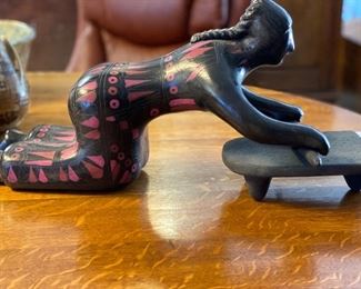 Sculpture of woman rolling chiapas