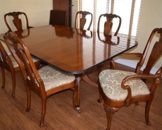 Beautiful E.J.Victor Dining Set : Table, 6 Chairs, 2 Leaves, Pads  $ 2850 . Retail Price $8500 + Perfect Condition.