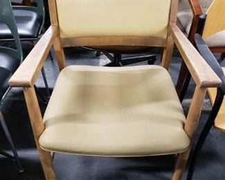 (1) Vintage MCM solid wood taupe vinyl padded arm chair $175