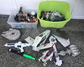 Miscellaneous vintage Star Wars toys $60.00