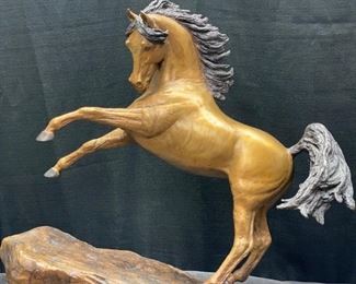 Bob Wilson signed & number bronze