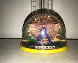 Vintage Cedar Point Snow/Water Globe $10