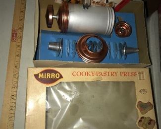 Mirro cookie press $8
