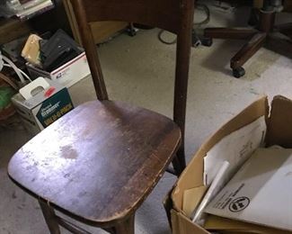 Chair $8

This item is pick up only after the stay at home mandate is lifted. 