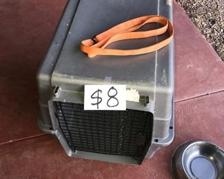 DOG CRATE $8