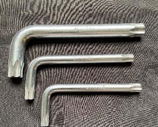 Lot of 3 metric allen wrench - $3