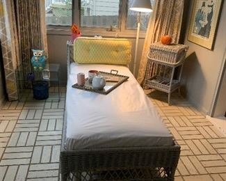 Wicker Lounge Bed Chair