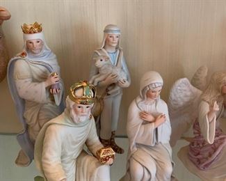 CYBIS Porcelain 9 Piece Nativity Set