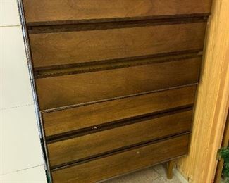 Vintage MCM Stanley Dresser