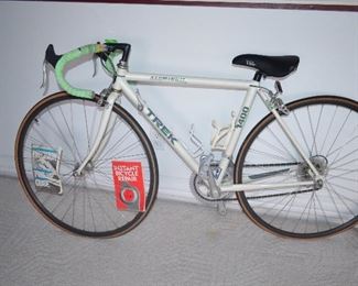$300 Trek 1400 Aluminum Bicycle 19" Lady/Men 
was used about 2 times.... Like New.
