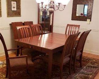 ETHAN ALLEN DINING ROOM TABLE W/6 CHAIRS/LEAVES/PADS...
$595