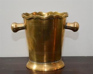 $35 - Vintage Brass Ice Bucket / Wine Champagne Cooler - 8.5" H x 11" Dia including handles